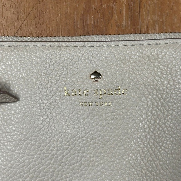 Kate Spade Elegant Cream Crossbody Bag - Picture 3 of 14